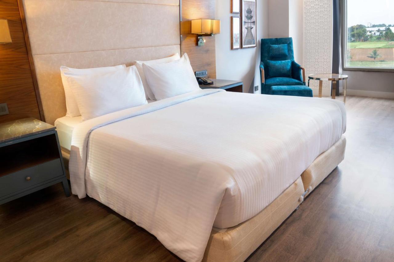 The Elite Narasapura, A Member Of Radisson Individuals Hotel Ngoại thất bức ảnh