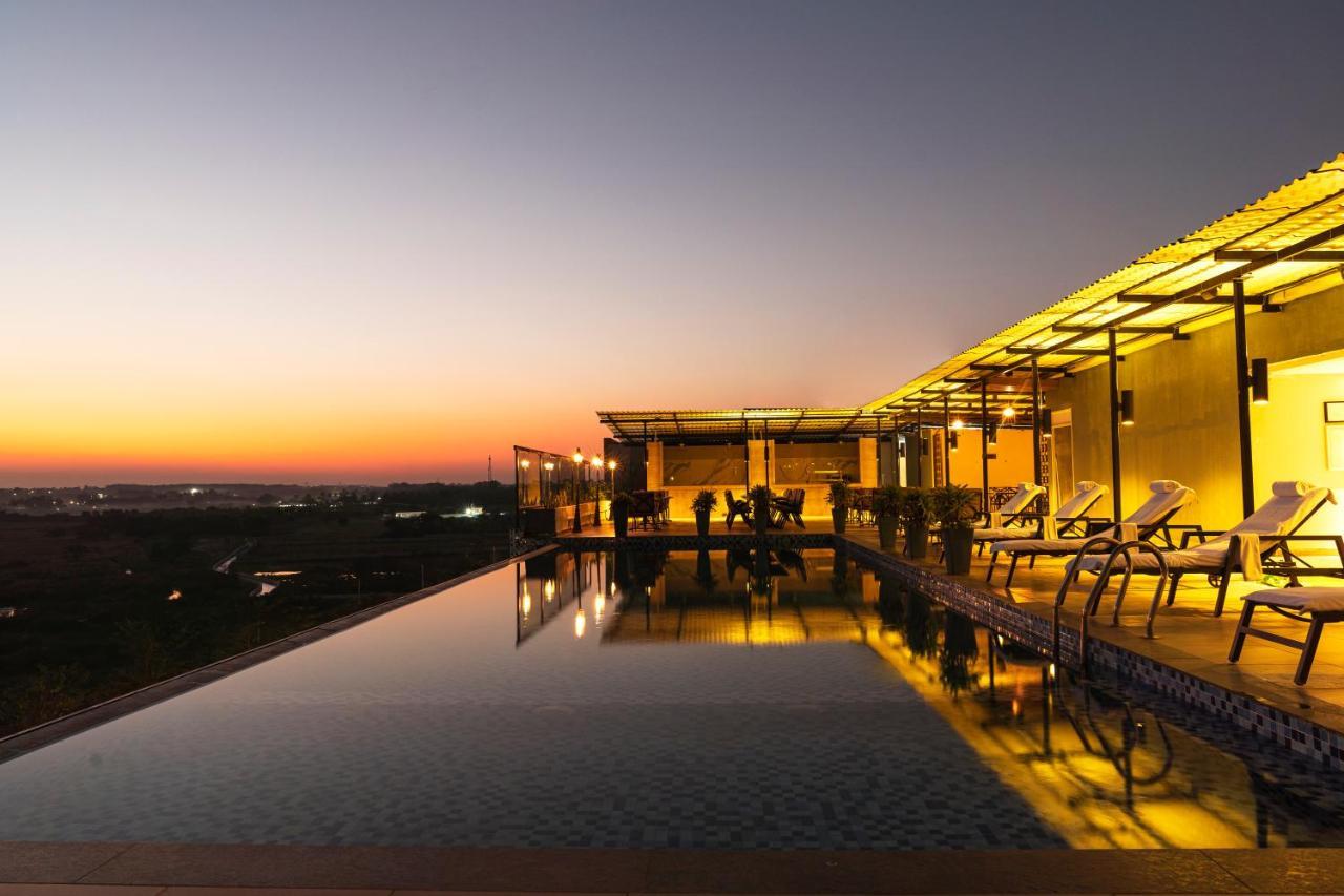 The Elite Narasapura, A Member Of Radisson Individuals Hotel Ngoại thất bức ảnh