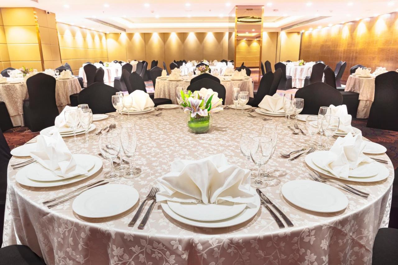 The Elite Narasapura, A Member Of Radisson Individuals Hotel Ngoại thất bức ảnh