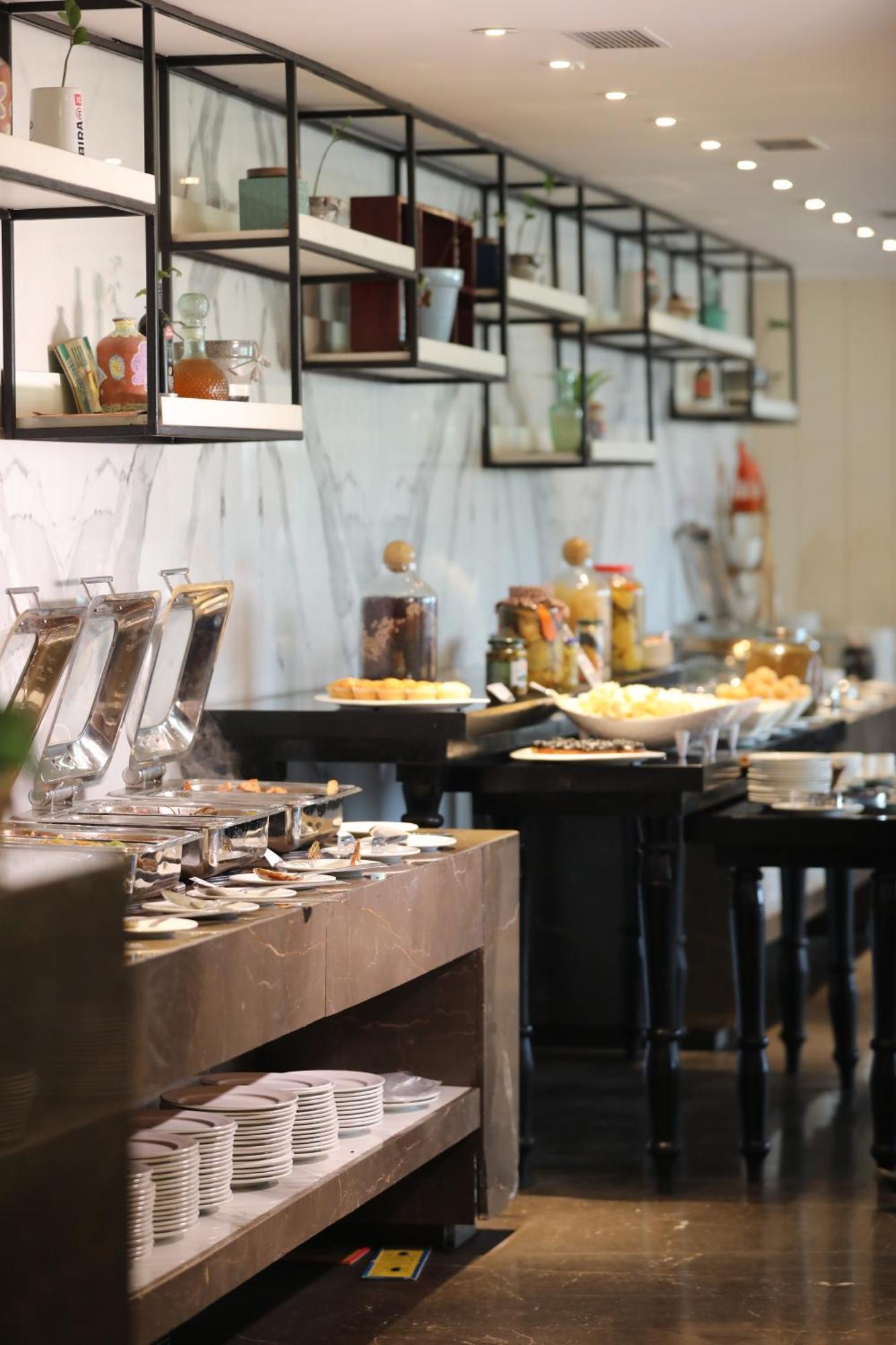 The Elite Narasapura, A Member Of Radisson Individuals Hotel Ngoại thất bức ảnh