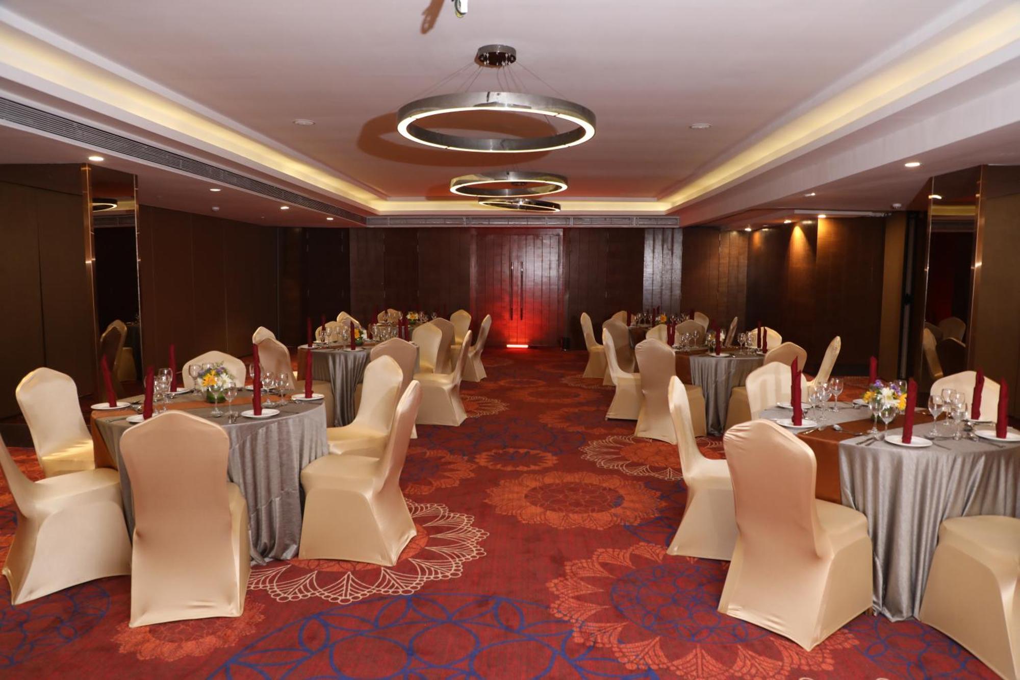 The Elite Narasapura, A Member Of Radisson Individuals Hotel Ngoại thất bức ảnh