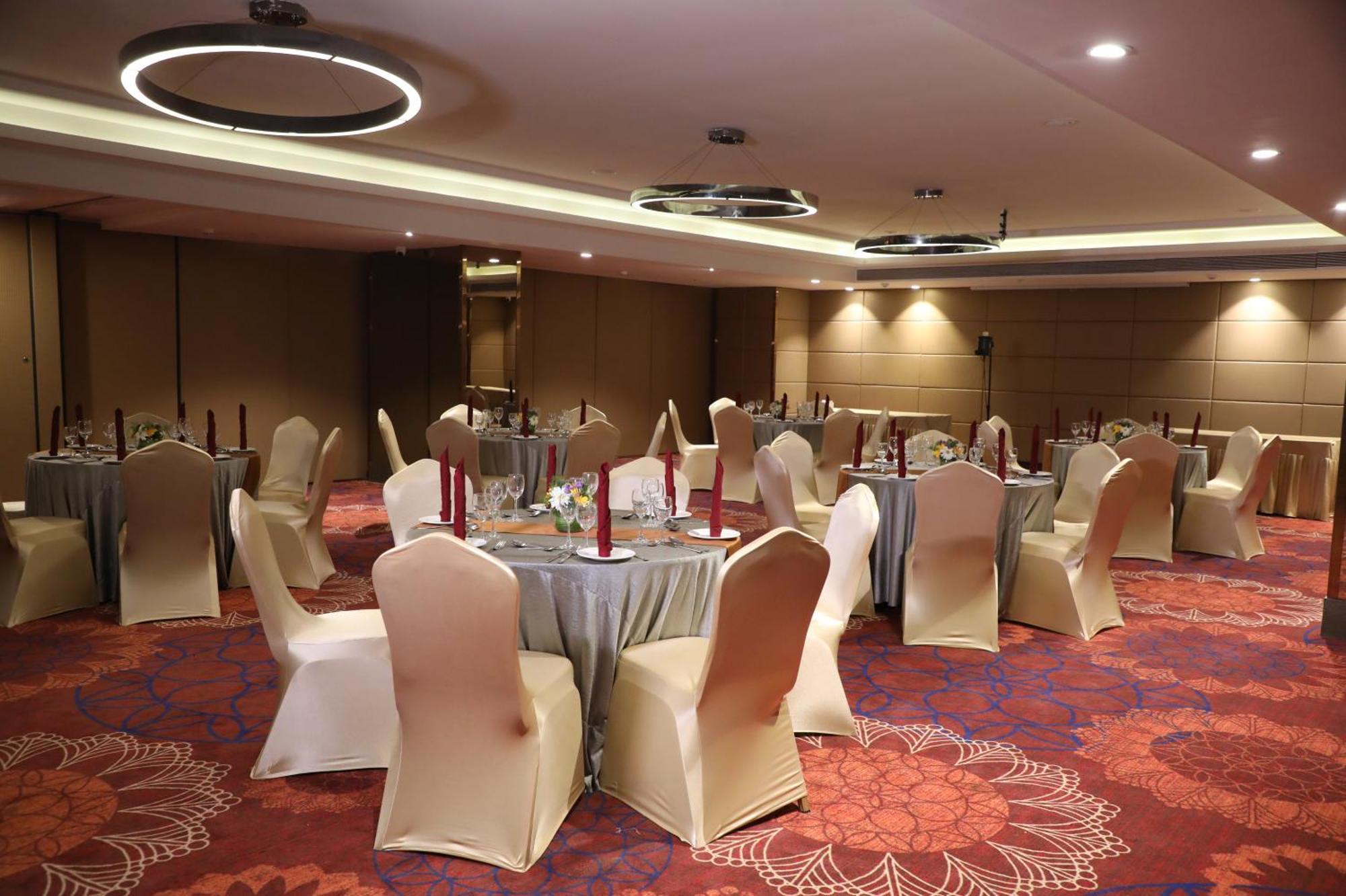 The Elite Narasapura, A Member Of Radisson Individuals Hotel Ngoại thất bức ảnh