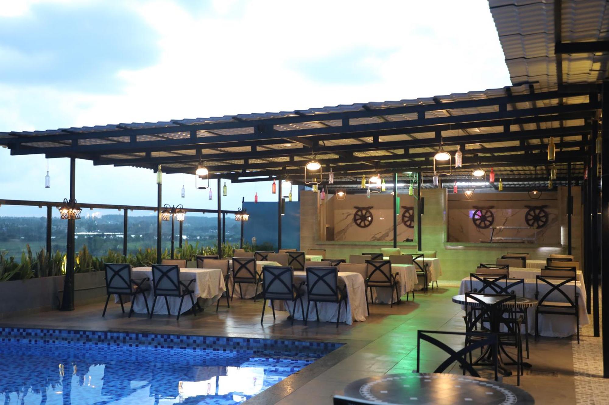 The Elite Narasapura, A Member Of Radisson Individuals Hotel Ngoại thất bức ảnh