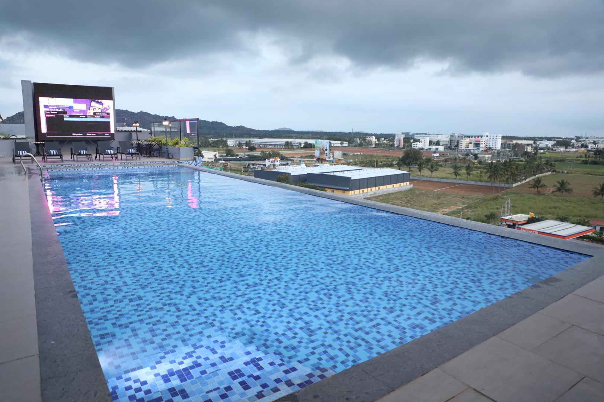 The Elite Narasapura, A Member Of Radisson Individuals Hotel Ngoại thất bức ảnh