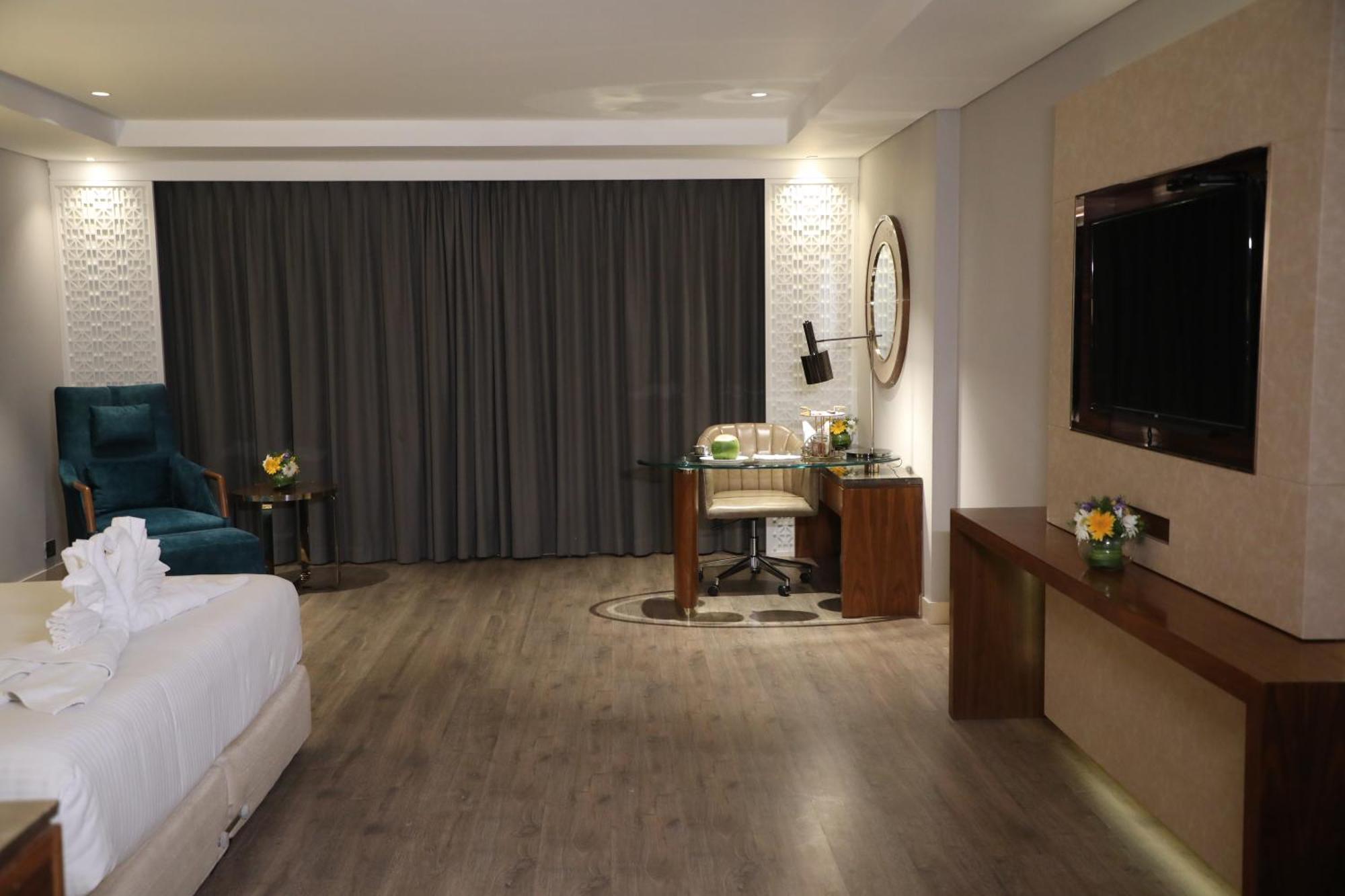 The Elite Narasapura, A Member Of Radisson Individuals Hotel Ngoại thất bức ảnh