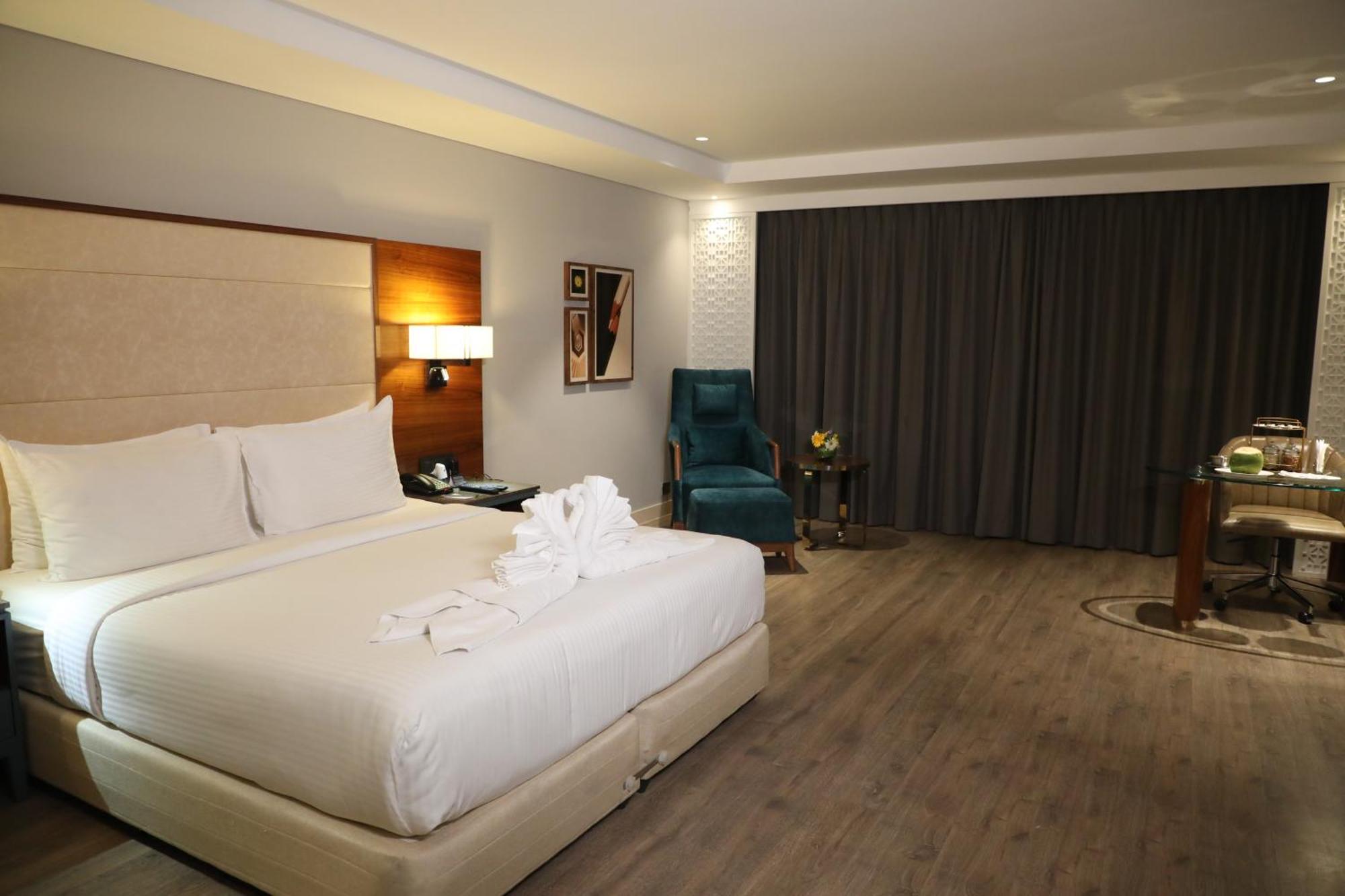 The Elite Narasapura, A Member Of Radisson Individuals Hotel Ngoại thất bức ảnh